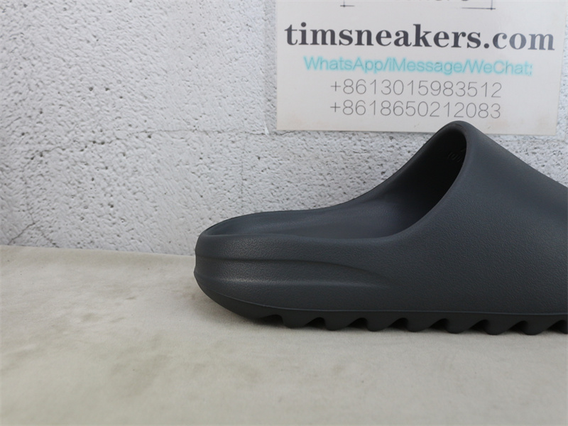 Free Shipping Yeezy Slide Onyx HQ6448